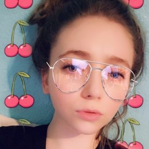 Meet your Posher, Marissa